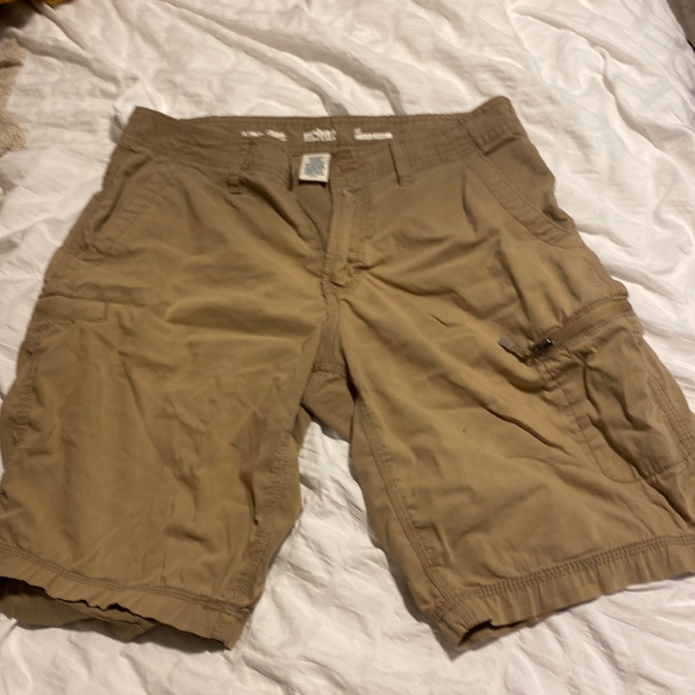 tan cargo